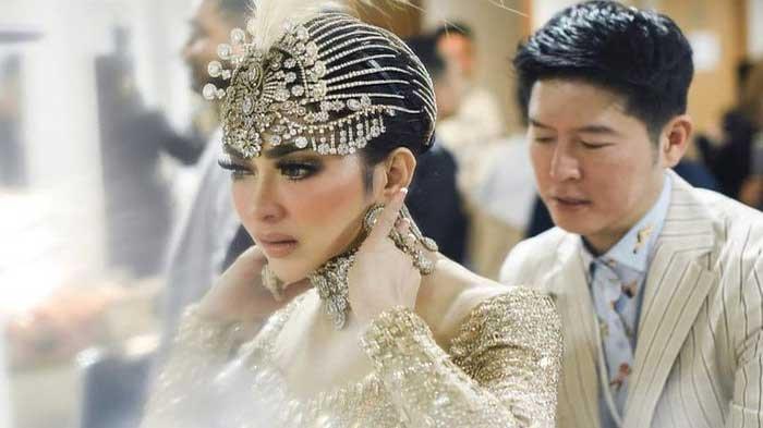 Detail Foto Pernikahan Syahrini Dan Reino Barack Nomer 3