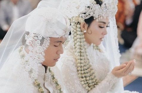 Detail Foto Pernikahan Syahrini Dan Reino Barack Nomer 25
