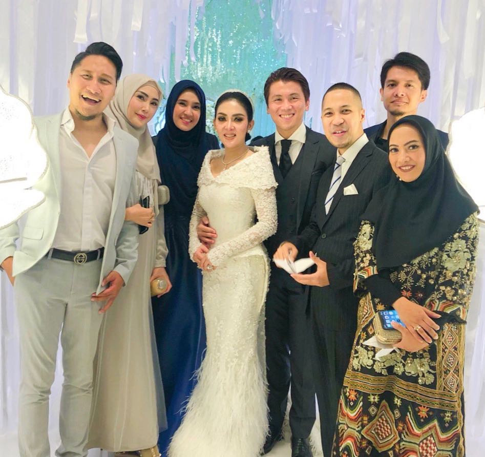 Detail Foto Pernikahan Syahrini Dan Reino Barack Nomer 49