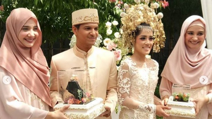 Detail Foto Pernikahan Zaskia Sungkar Nomer 27