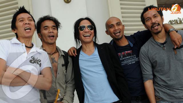 Detail Foto Personil Slank Nomer 12