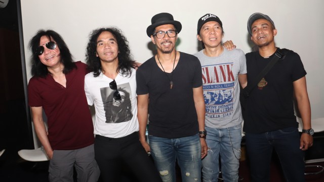 Detail Foto Personil Slank Nomer 5