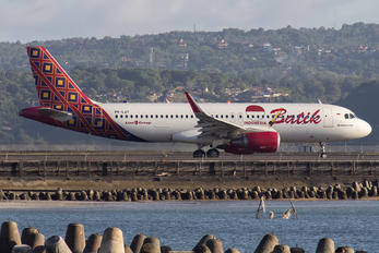 Detail Foto Pesawat Batik Air Nomer 12