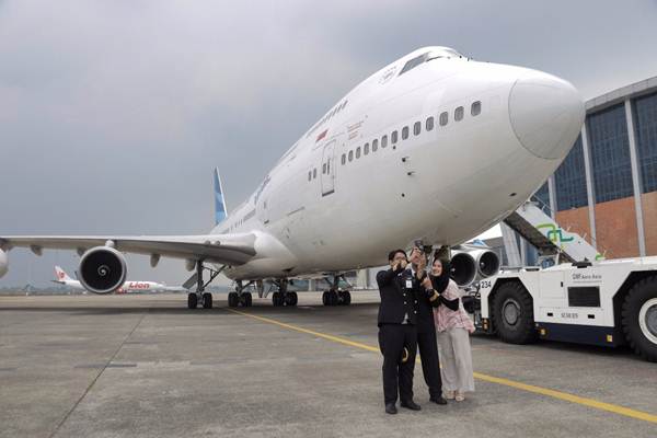 Detail Foto Pesawat Garuda Boeing 747 Nomer 20