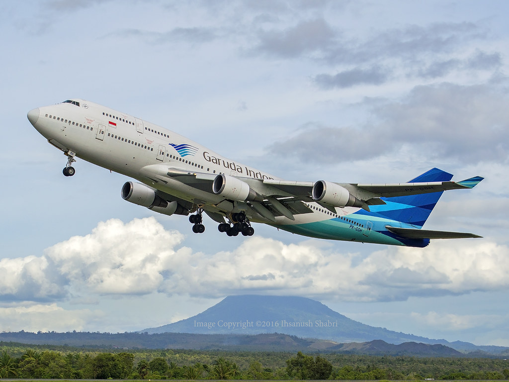 Detail Foto Pesawat Garuda Boeing 747 Nomer 29