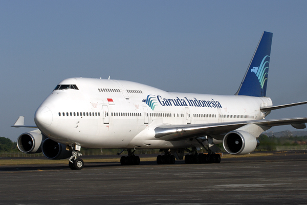 Detail Foto Pesawat Garuda Boeing 747 Nomer 10