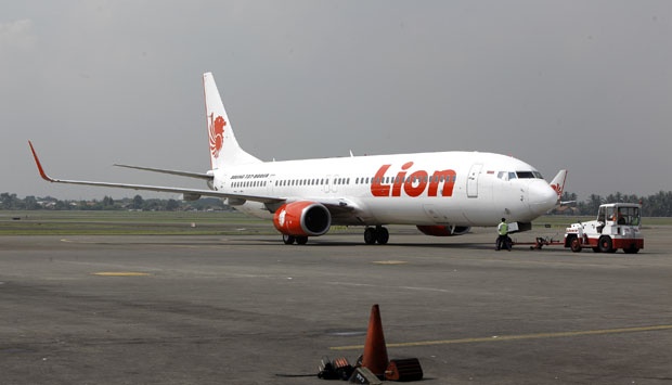 Detail Foto Pesawat Lion Air Di Bandara Nomer 25