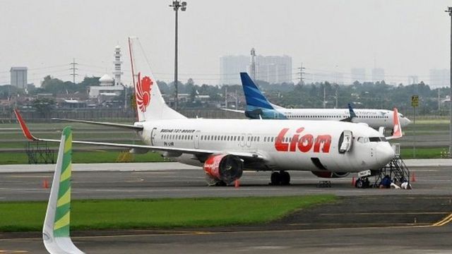 Detail Foto Pesawat Lion Air Di Bandara Nomer 29