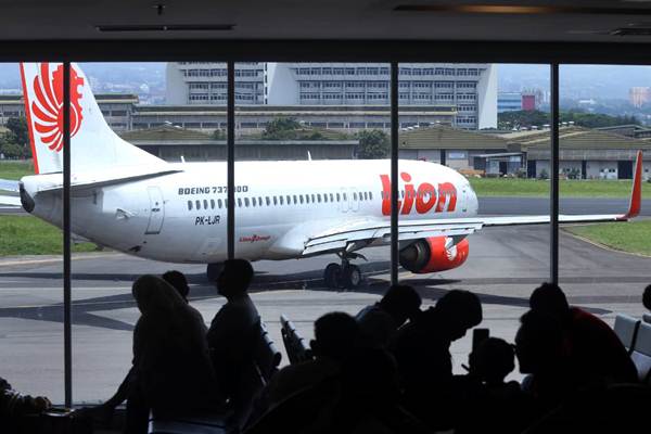 Detail Foto Pesawat Lion Air Di Bandara Nomer 51