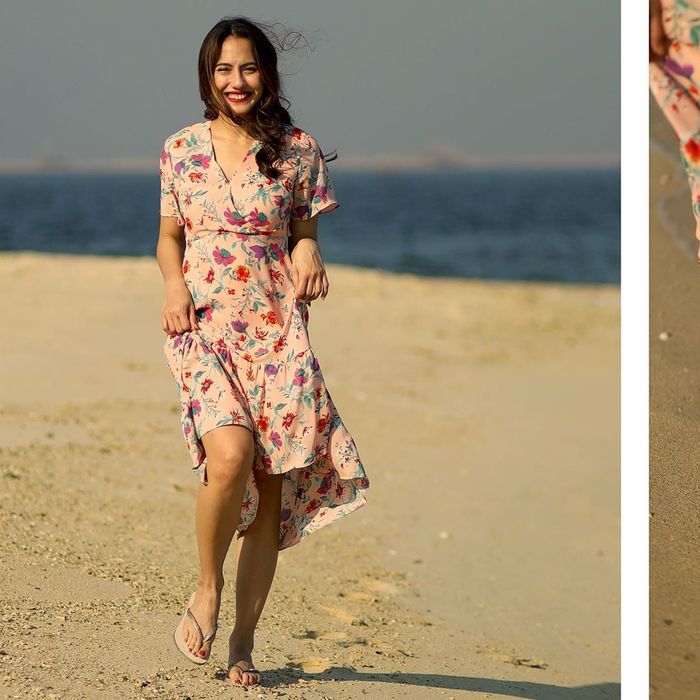 Detail Foto Pevita Pearce Di Pantai Nomer 12