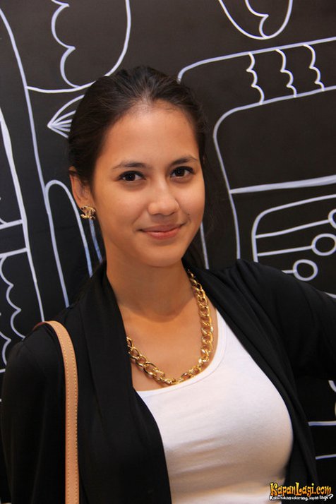 Detail Foto Pevita Pearce Terbaru Nomer 2