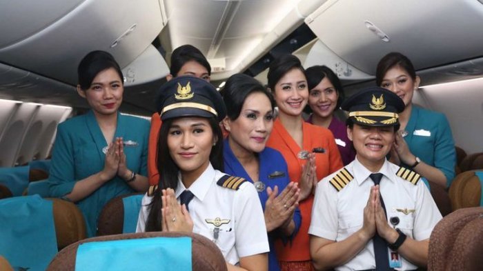 Detail Foto Pilot Garuda Indonesia Nomer 27