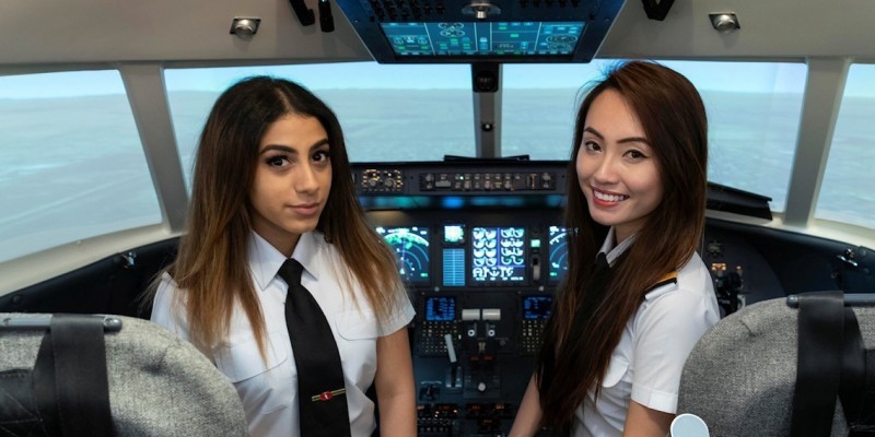 Detail Foto Pilot Wanita Nomer 43