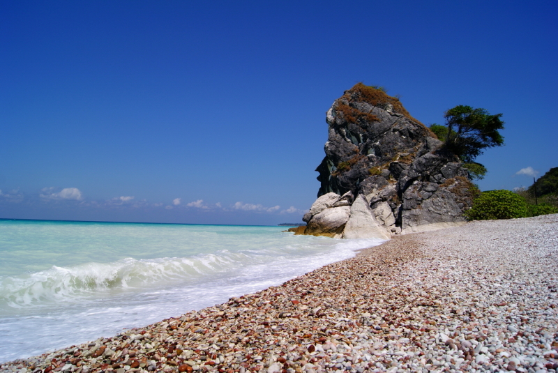 Detail Foto Pinggir Pantai Nomer 12