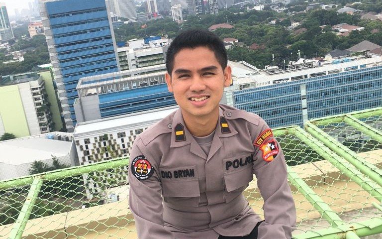 Detail Foto Polisi Ganteng Nomer 39