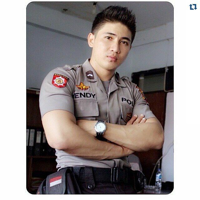 Detail Foto Polisi Ganteng Nomer 8