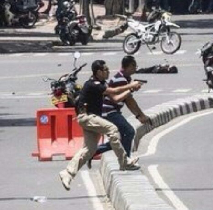 Detail Foto Polisi Ganteng Bom Sarinah Nomer 3