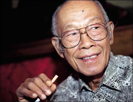 Detail Foto Pramoedya Ananta Toer Nomer 27