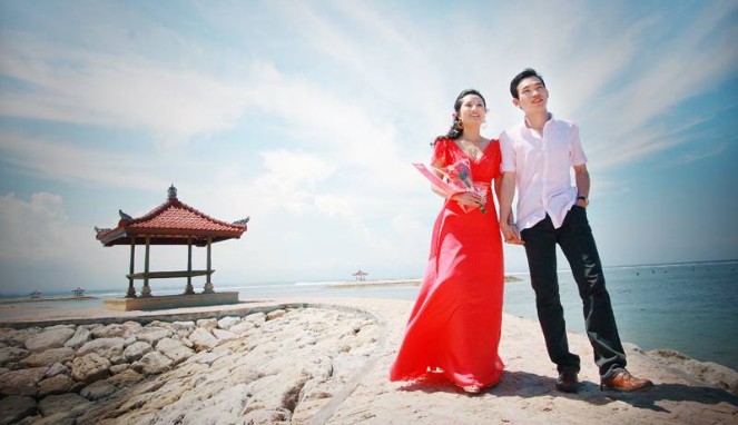 Detail Foto Prawedding Di Pantai Nomer 21