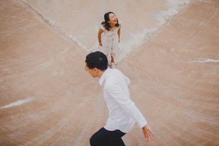 Detail Foto Prawedding Di Pantai Nomer 35