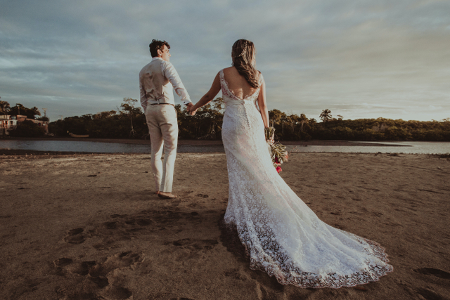 Detail Foto Prawedding Di Pantai Nomer 37