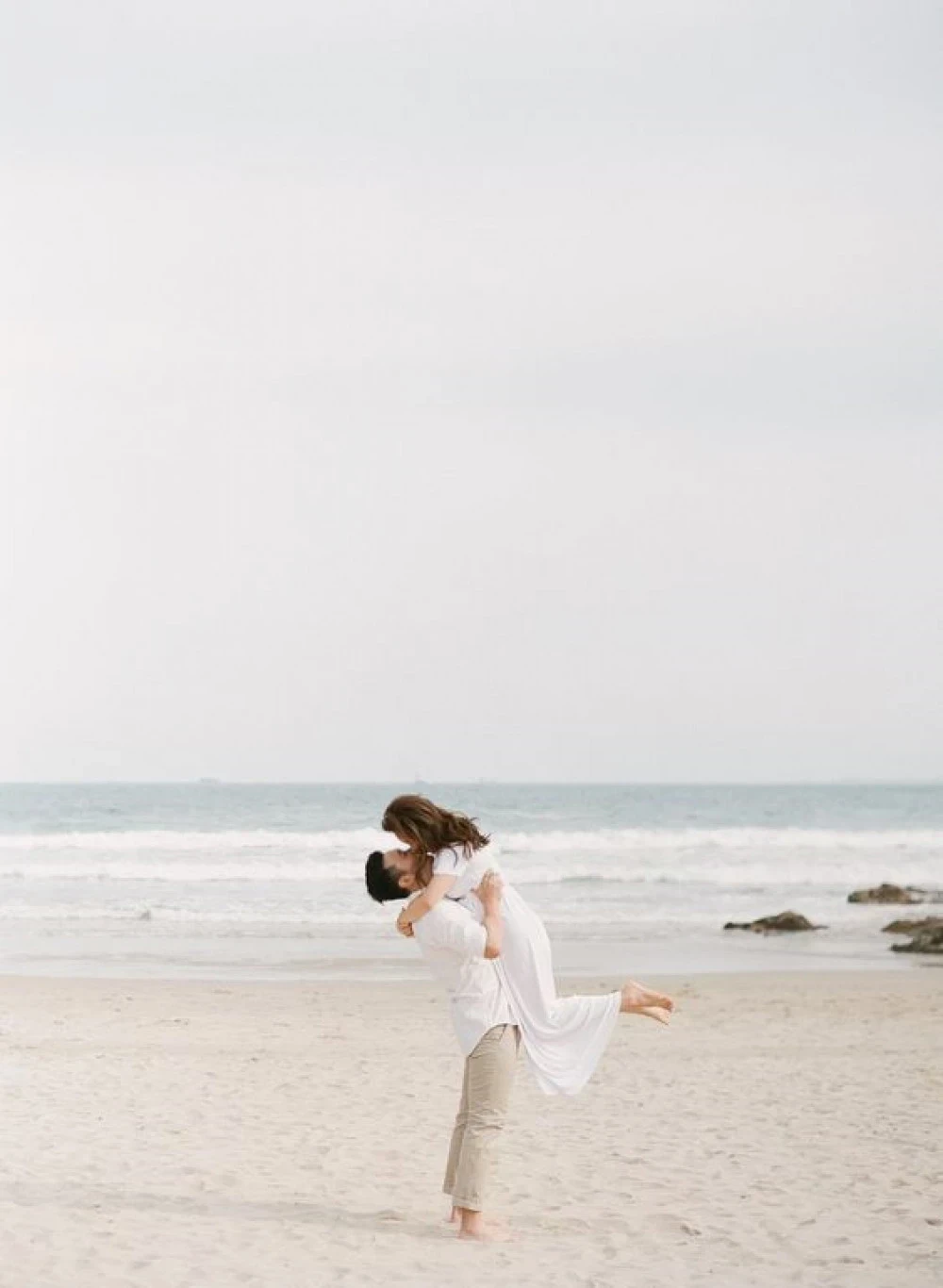 Detail Foto Prawedding Di Pantai Nomer 41