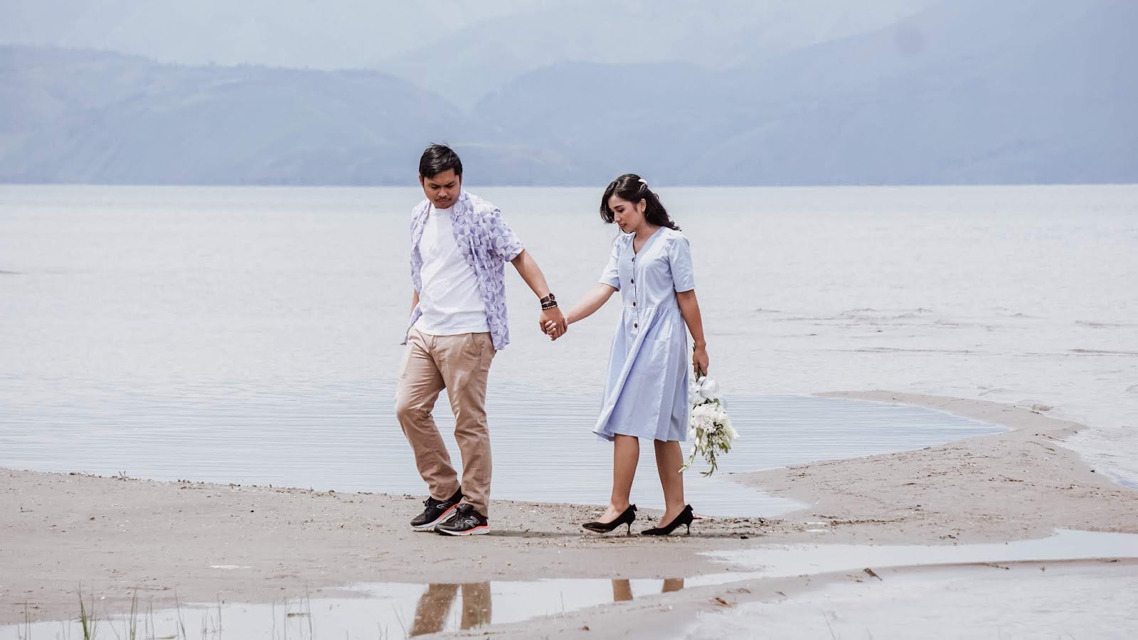 Detail Foto Prawedding Di Pantai Nomer 57