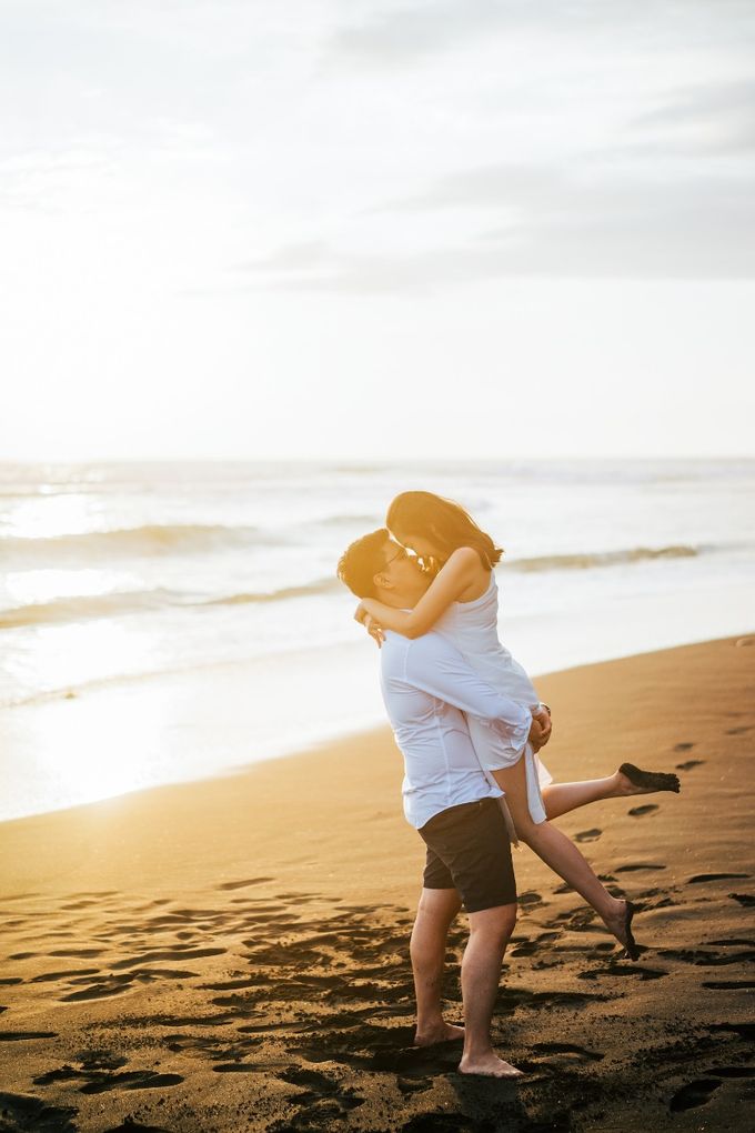 Detail Foto Prawedding Di Pantai Nomer 8