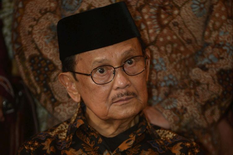 Detail Foto Presiden Habibie Nomer 30