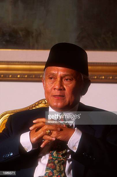 Detail Foto Presiden Habibie Nomer 31