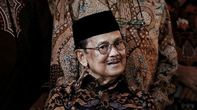 Detail Foto Presiden Habibie Nomer 35