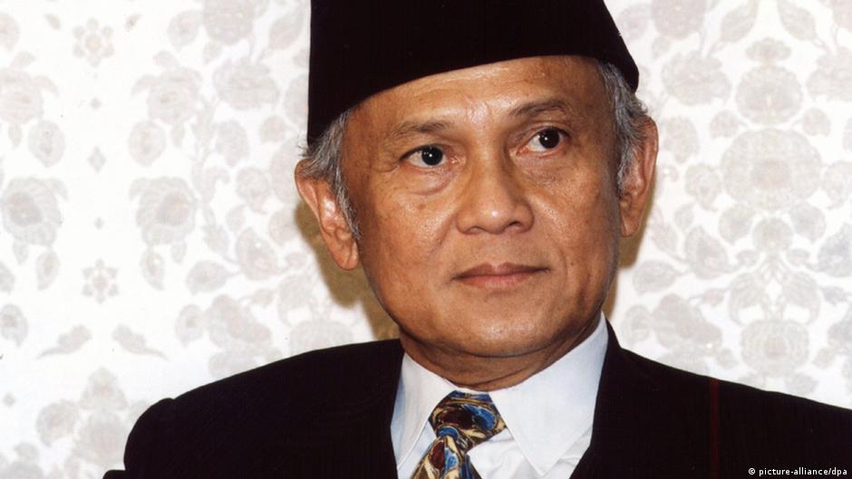 Detail Foto Presiden Habibie Nomer 47