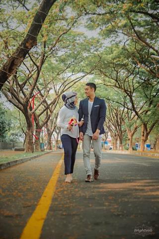 Detail Foto Prewed Casual Outdoor Nomer 17