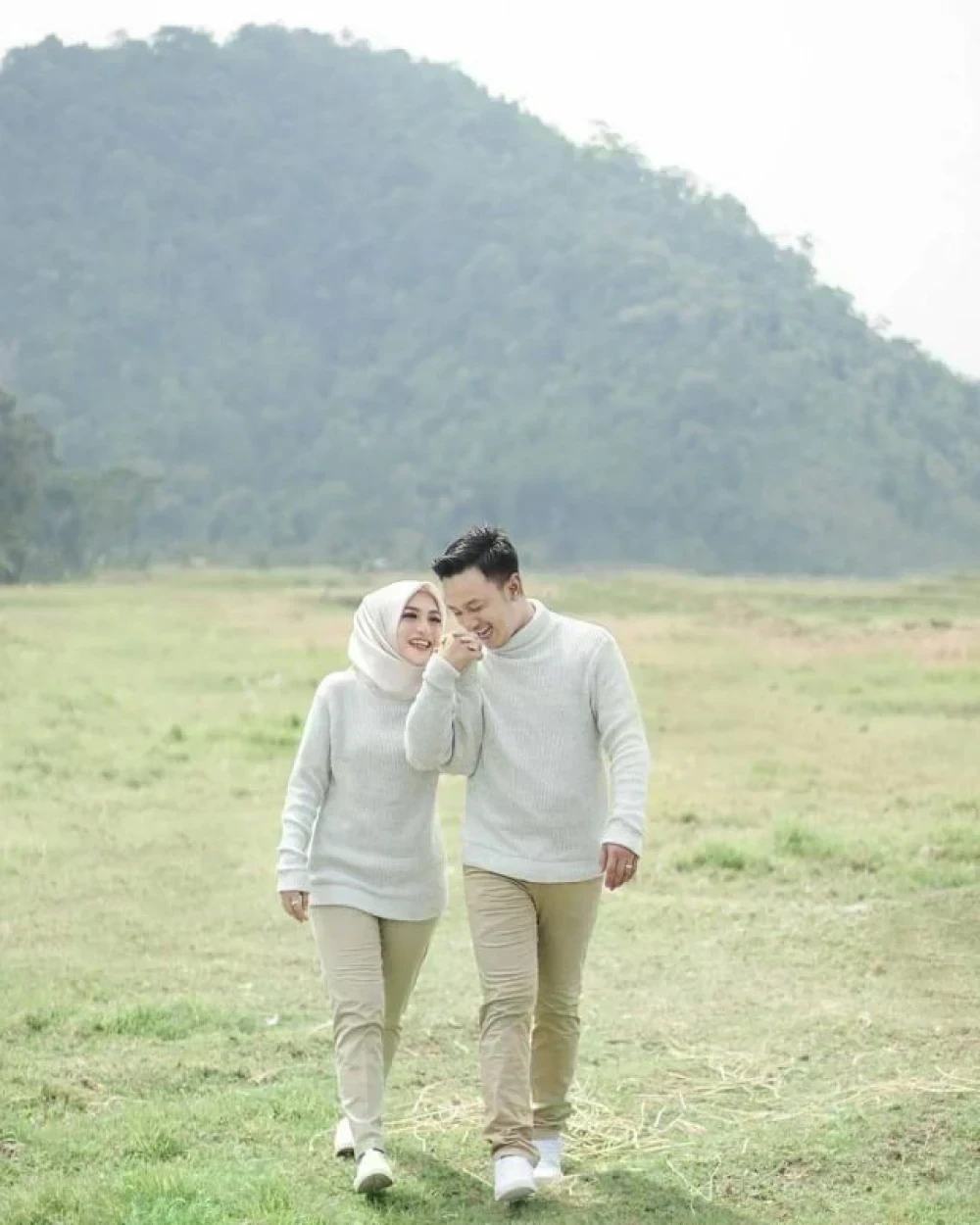 Detail Foto Prewed Casual Outdoor Nomer 9