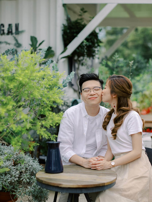 Detail Foto Prewed Di Cafe Nomer 28