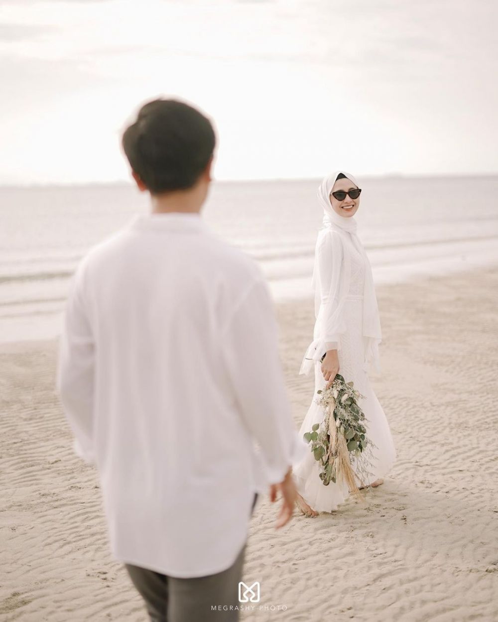 Detail Foto Prewed Pantai Nomer 10