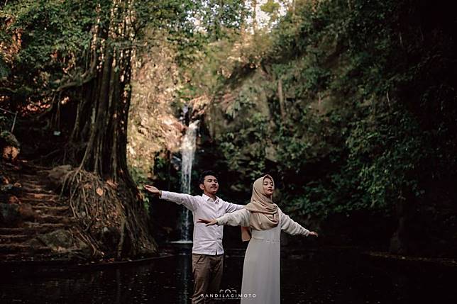 Detail Foto Prewedding Alam Nomer 35