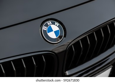 Detail Bmw Logo Nomer 48