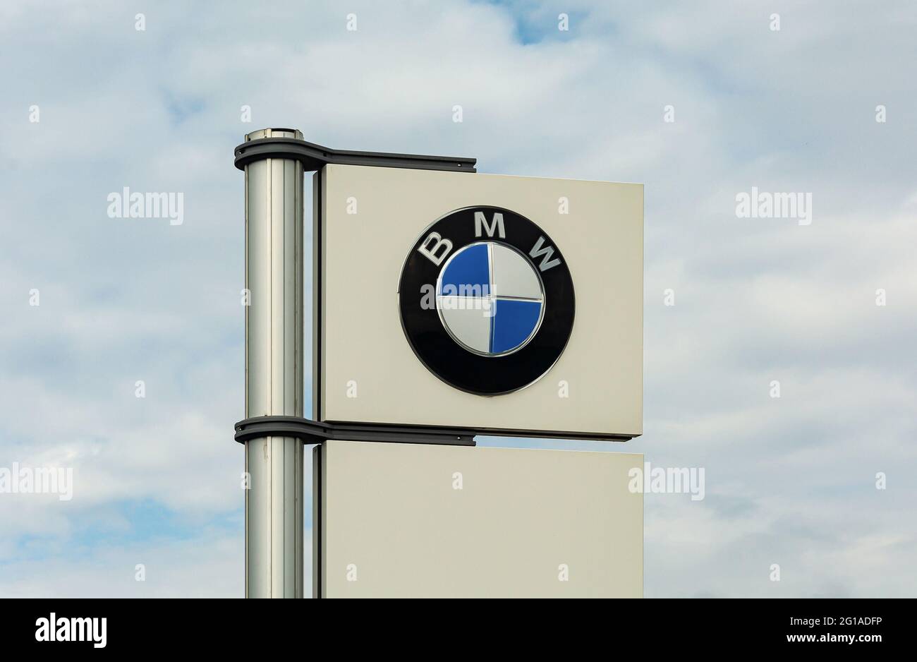 Detail Bmw Logo Name Nomer 39