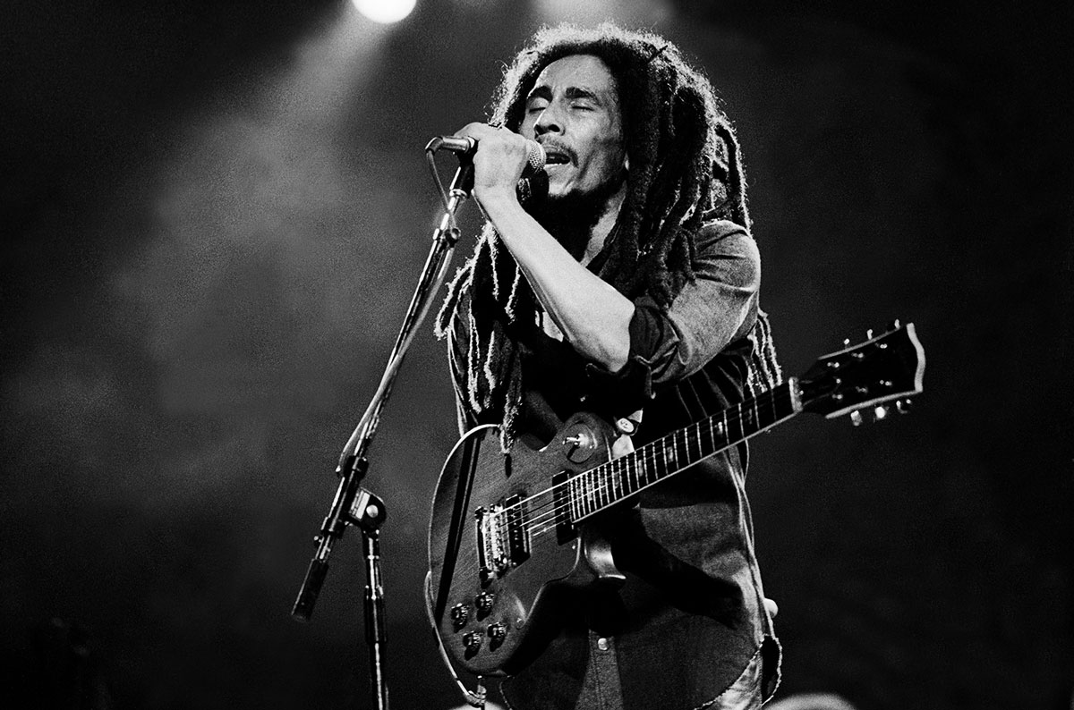 Detail Bob Marley Black And White Nomer 42