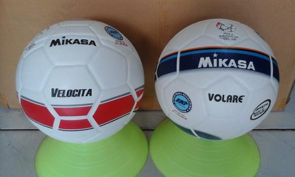 Detail Bola Sepak Mikasa Nomer 22