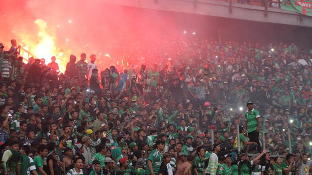 Detail Bonek Vs Arema 2015 Nomer 29