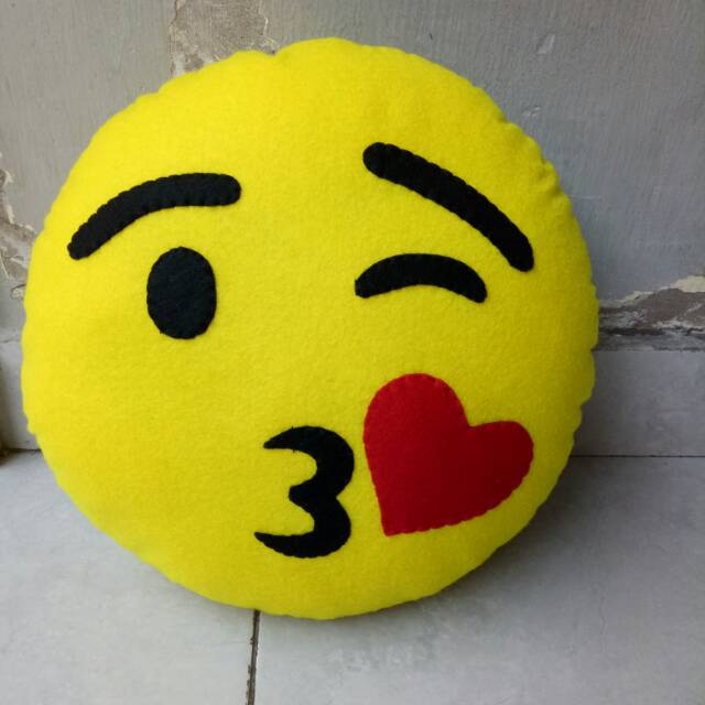 Detail Boneka Emoticon Dari Kain Flanel Nomer 42