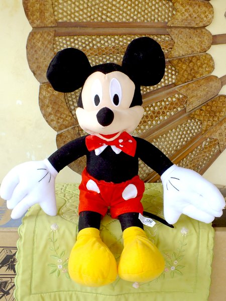 Detail Boneka Mickey Mouse Nomer 32