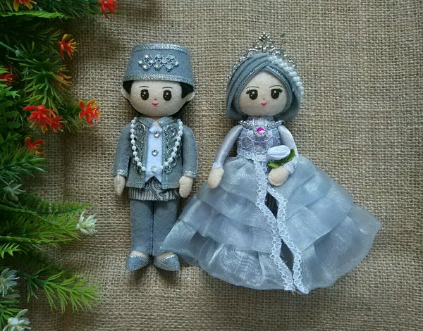 Detail Boneka Pengantin Flanel Nomer 4