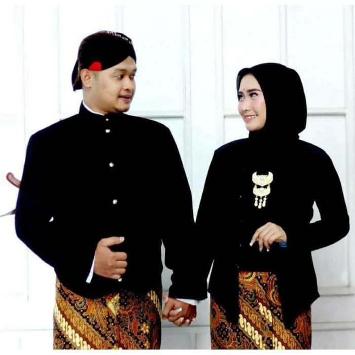 Detail Foto Prewedding Baju Adat Jawa Nomer 12