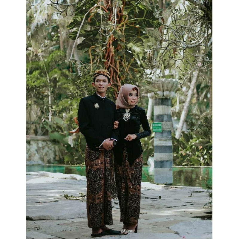 Detail Foto Prewedding Baju Adat Jawa Nomer 26