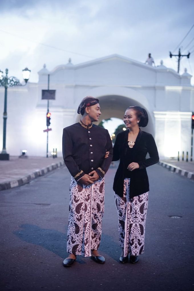 Detail Foto Prewedding Baju Adat Jawa Nomer 4