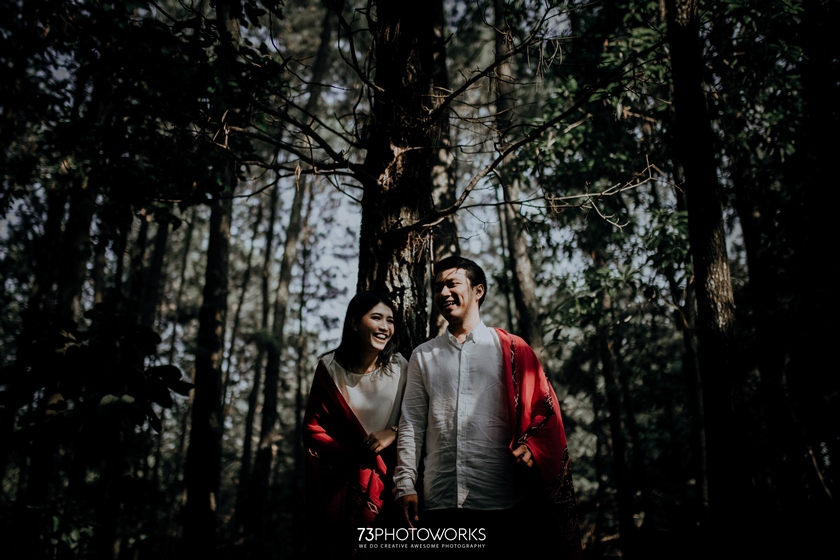 Detail Foto Prewedding Di Hutan Nomer 49