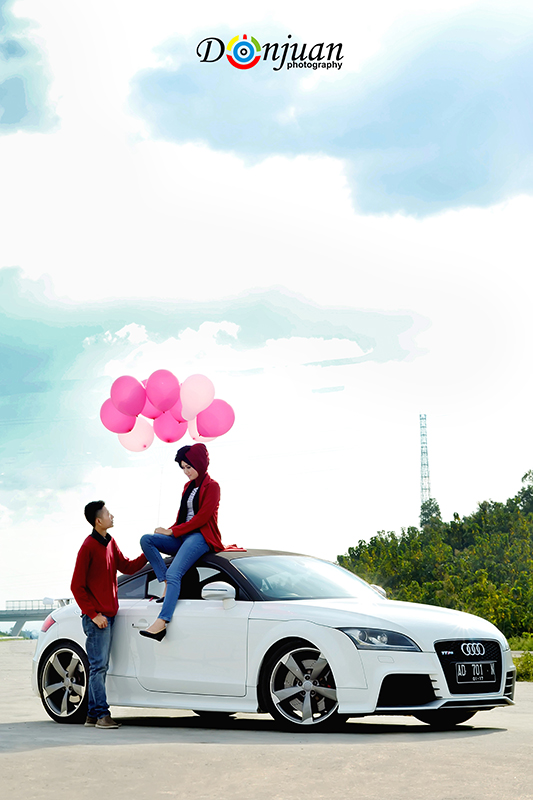 Detail Foto Prewedding Di Mobil Nomer 24